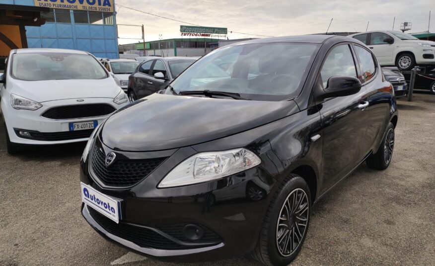 LANCIA YPSILON 1.2 69 CV GPL ECOCHIC GOLD