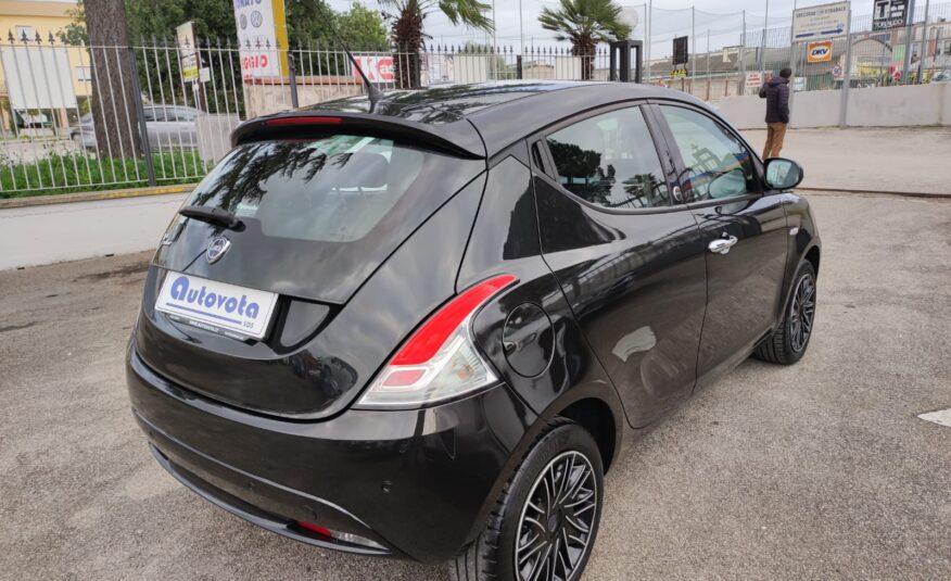 LANCIA YPSILON 1.2 69 CV GPL ECOCHIC GOLD