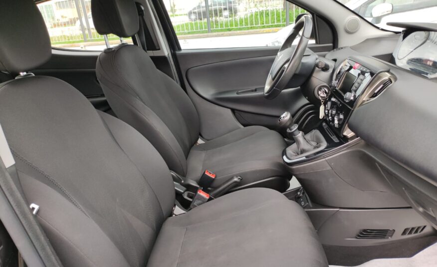 LANCIA YPSILON 1.2 69 CV GPL ECOCHIC GOLD