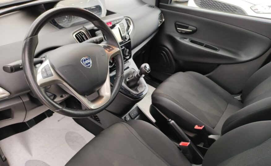 LANCIA YPSILON 1.2 69 CV GPL ECOCHIC GOLD