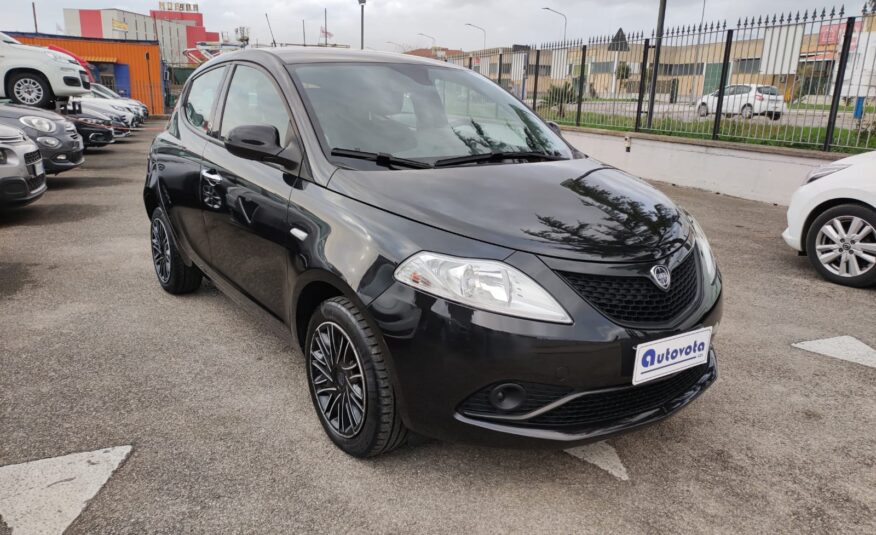 LANCIA YPSILON 1.2 69 CV GPL ECOCHIC GOLD
