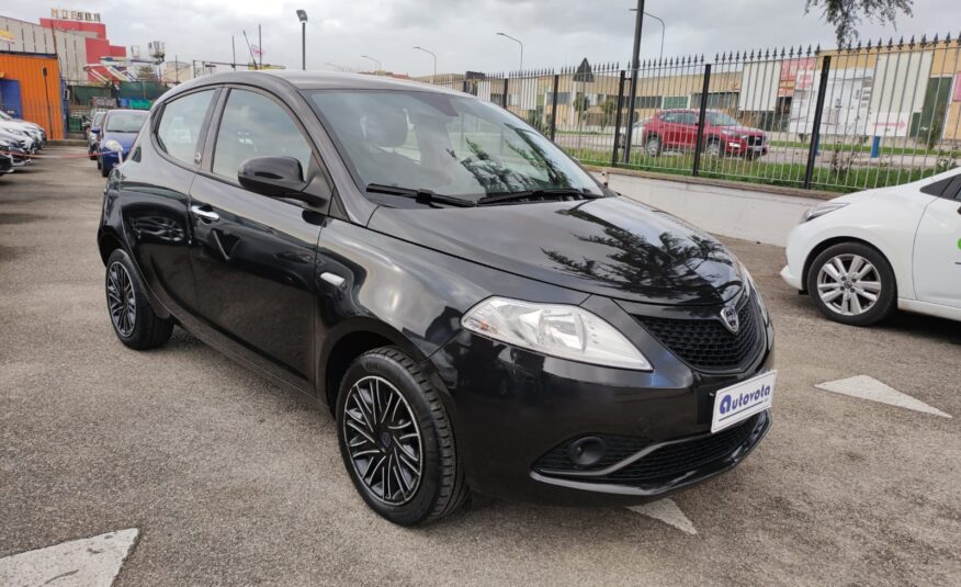 LANCIA YPSILON 1.2 69 CV GPL ECOCHIC GOLD