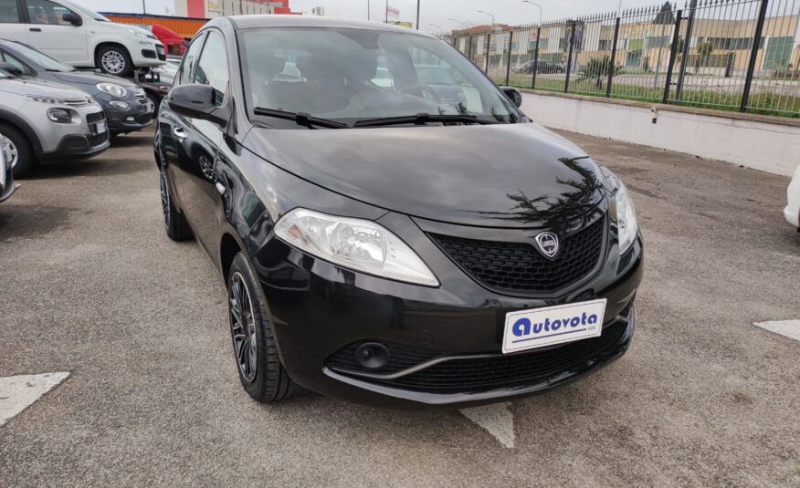 LANCIA YPSILON 1.2 69 CV GPL ECOCHIC GOLD