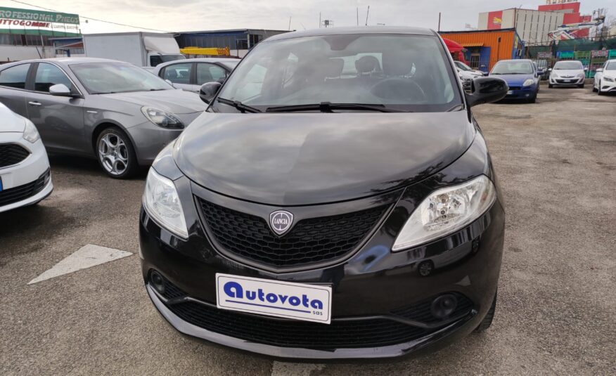 LANCIA YPSILON 1.2 69 CV GPL ECOCHIC GOLD