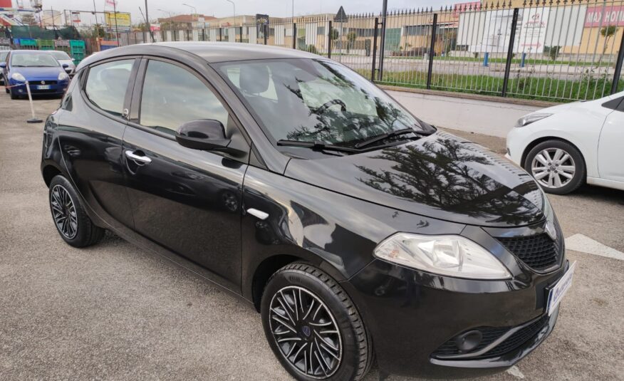 LANCIA YPSILON 1.2 69 CV GPL ECOCHIC GOLD